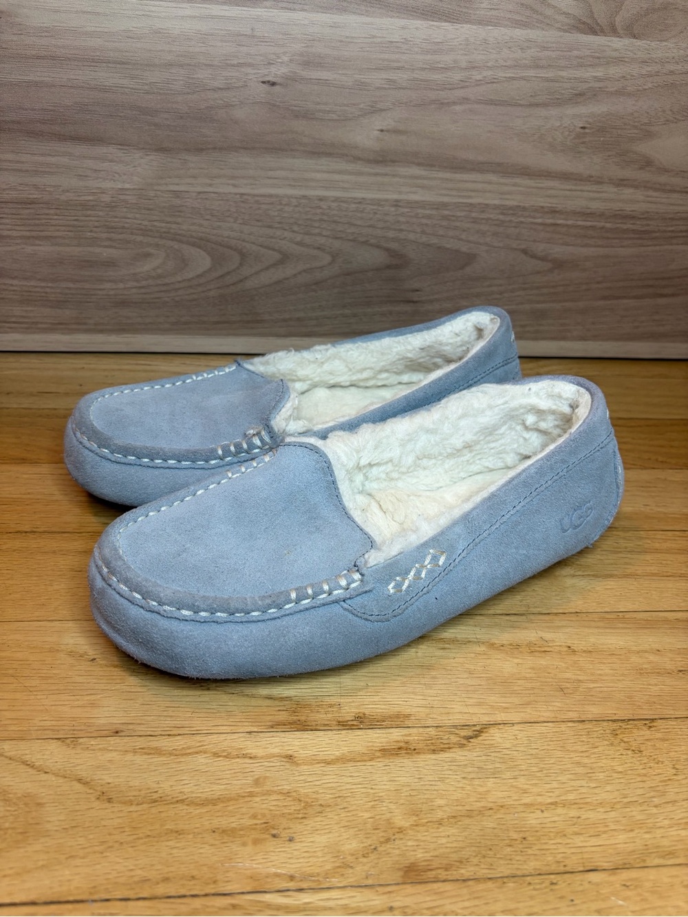 Ugg Ansley Moccasin Slippers - Size 8